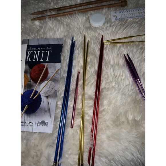 Knitting Needles Lot Diff Colors And Sizes One New K Crochet Hook Book Plus More - Picture 13 of 16